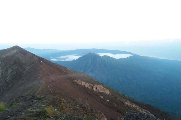 mount agung, trekking